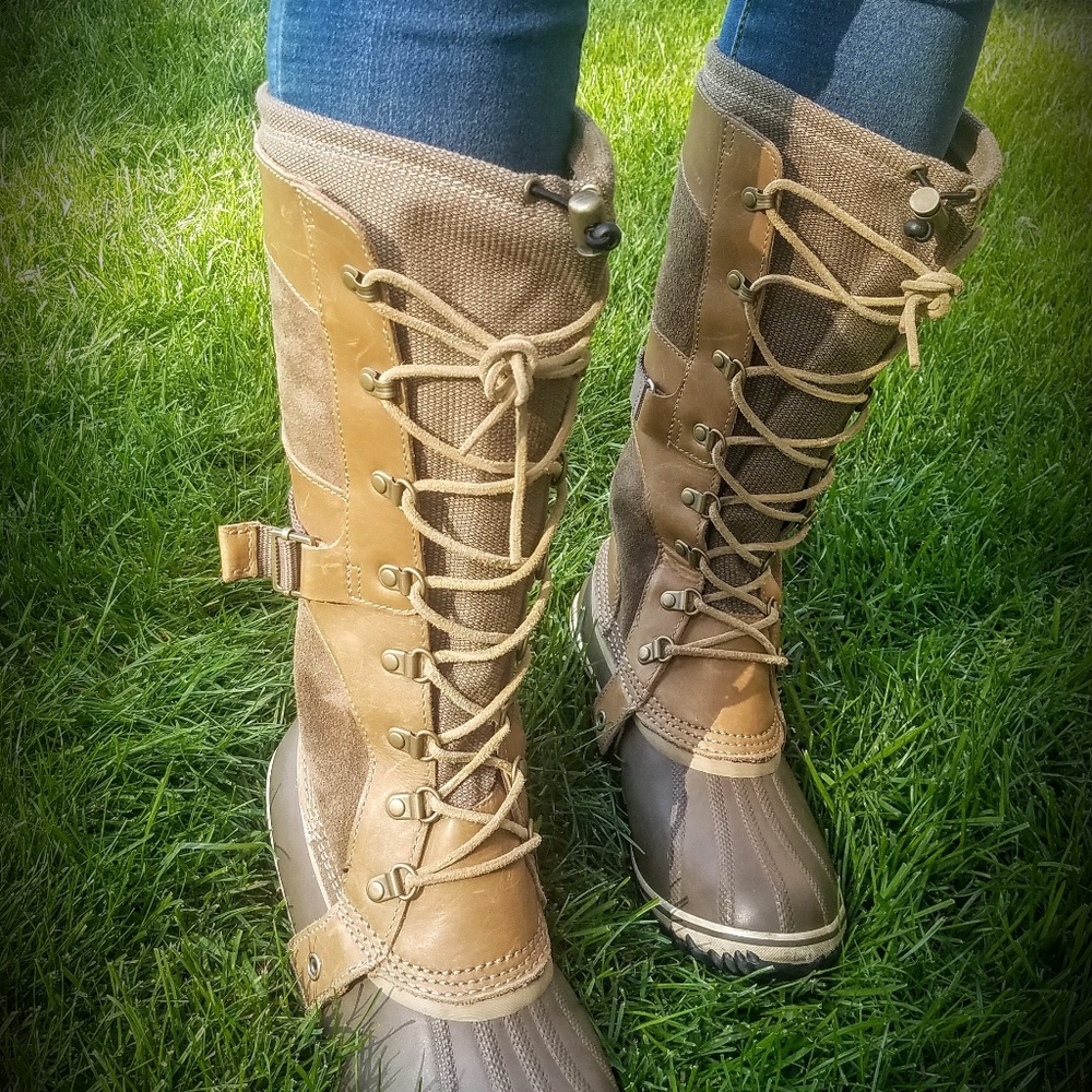 Sorel Conquest Carly boots size 9.5